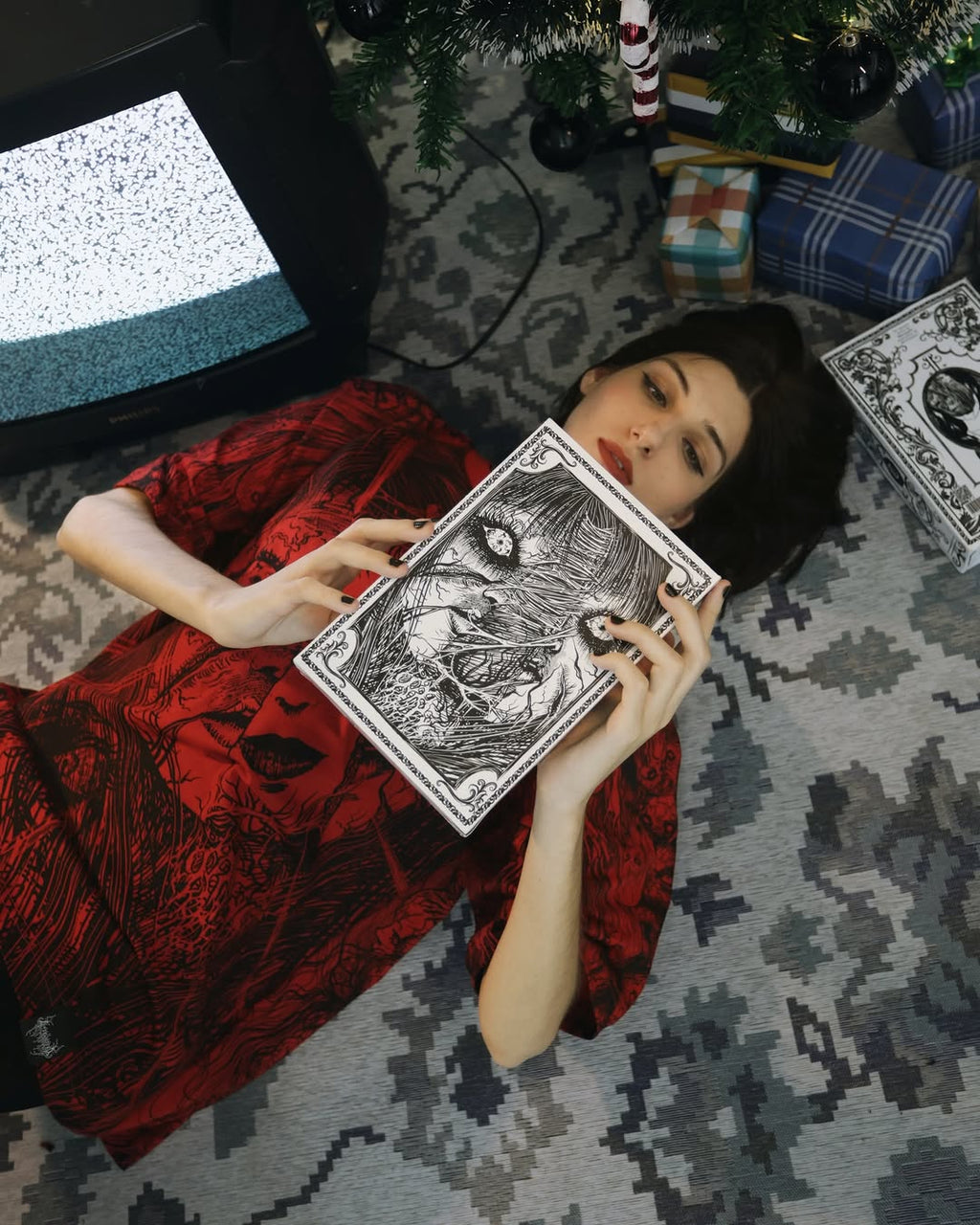 Crimson Apparition | Thread Shade