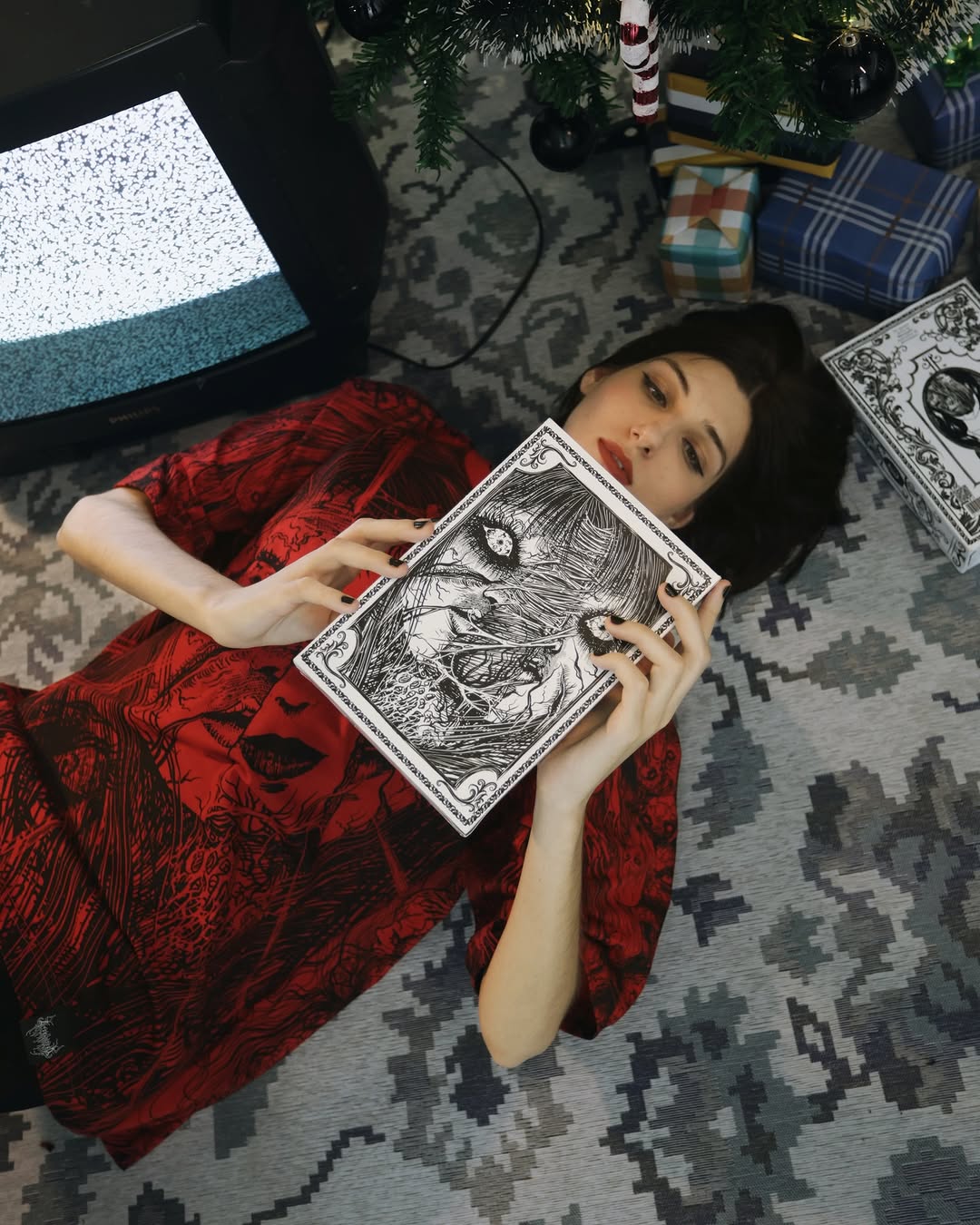 Crimson Apparition | Thread Shade